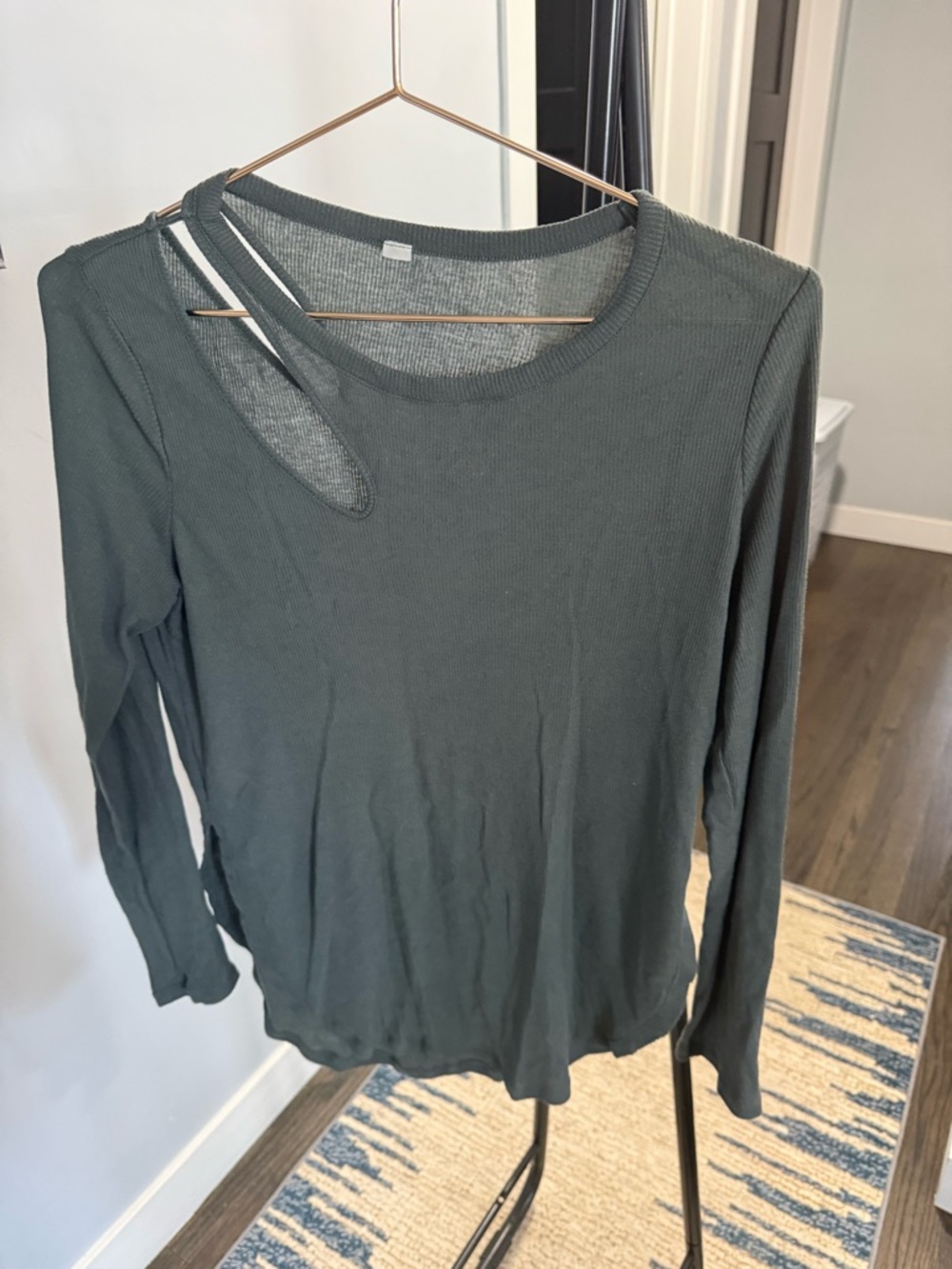 ALO Yoga Asymmetrical Cutout Long Sleeve Top - Green